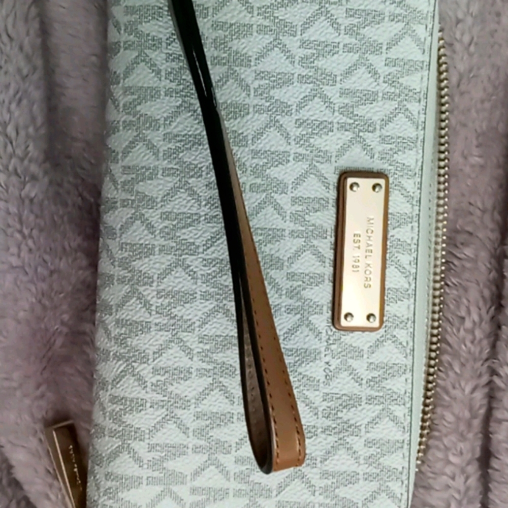 Mk wristlet wallet